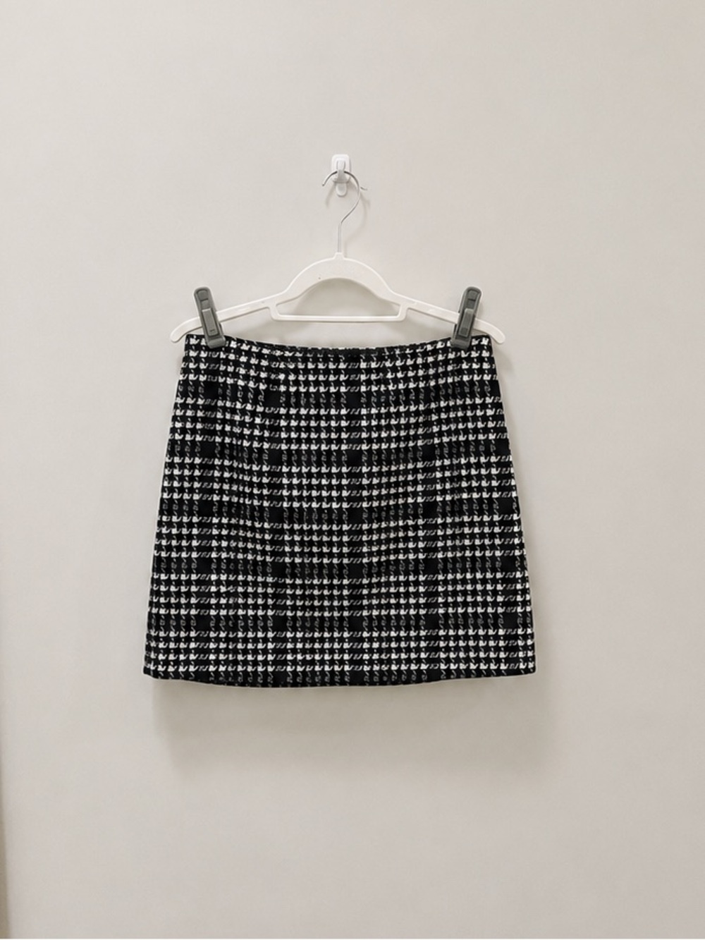 Dynamite Black & White Houndstooth Mini Skirt